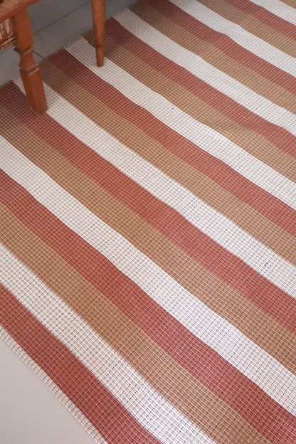 Tapete em Linha Listrado Terracota, Café com Leite e Cru 2,00x2,50m