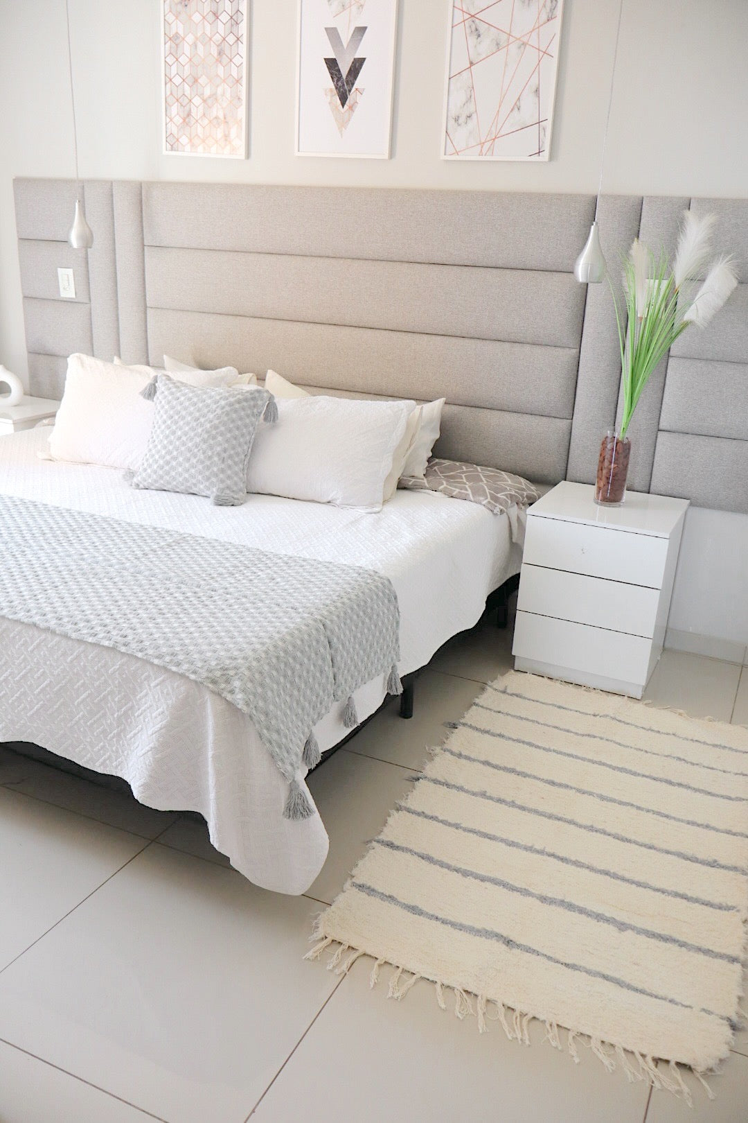 Kit Decoração Cinza (Capa de Almofada Safira + Peseira Safira + Tapete Médio Listra Fina)