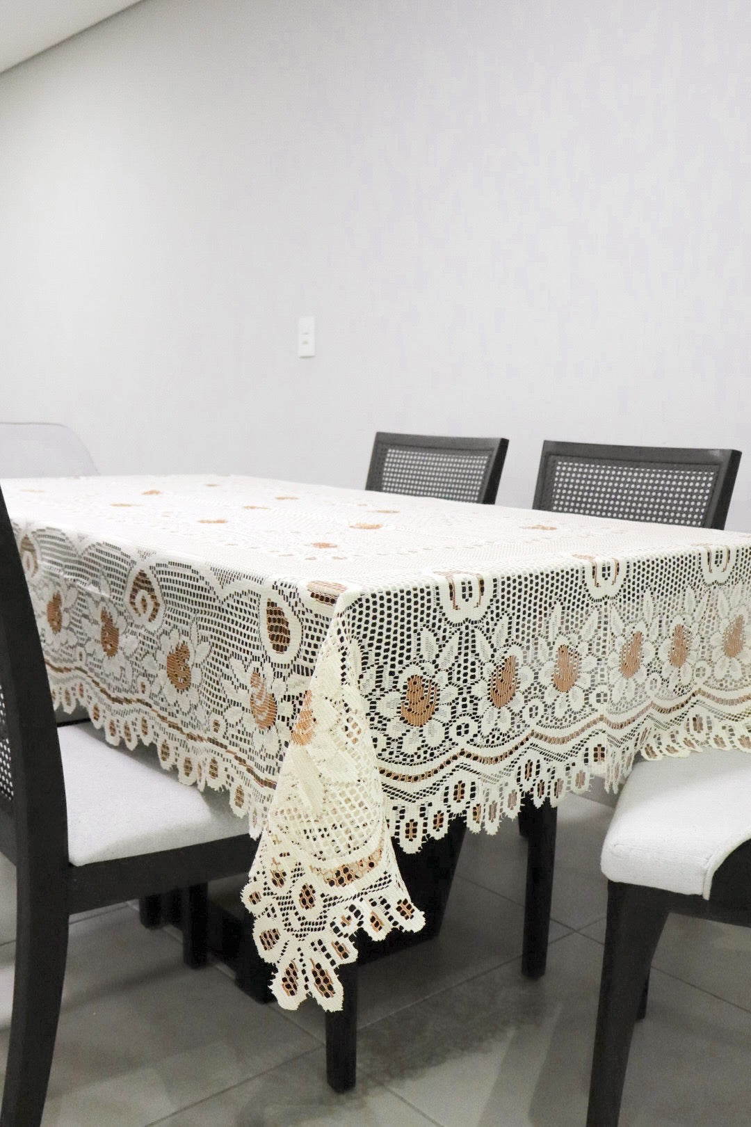 Toalha de Mesa Renda Cru e Bege 1,5mx2,2m