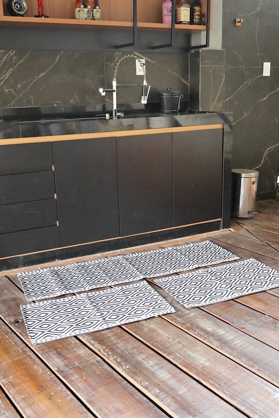 Jogo de Passadeira Emborrachado Alika Preto