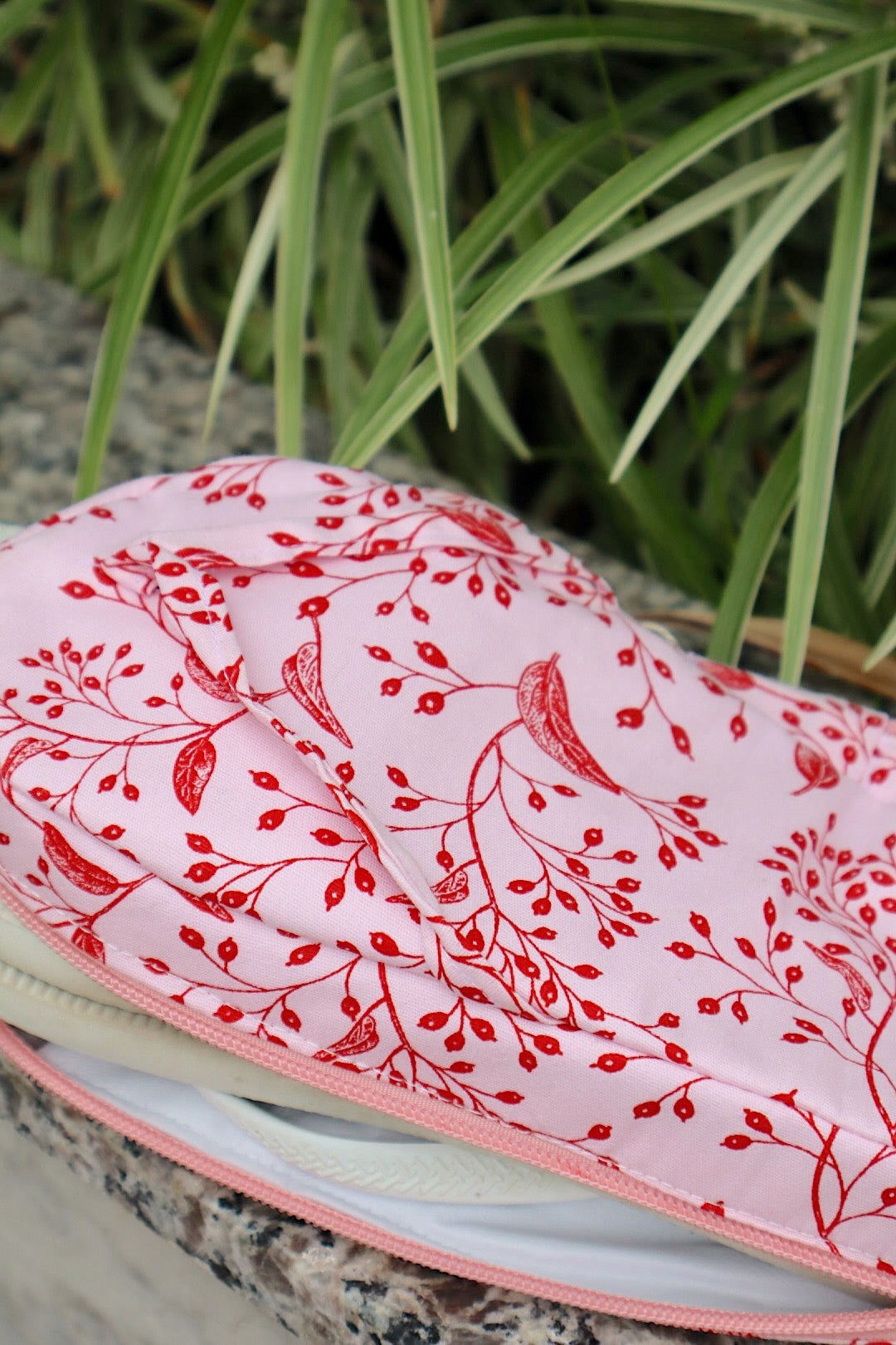 Necessaire Porta Chinelos Ramos Vermelhos