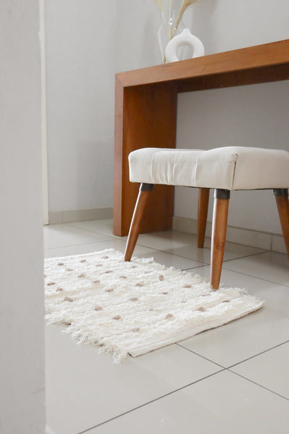 Tapete Algodão Felpudo Puxadinho Pompom Bege 50x80cm