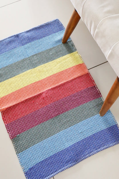 Tapete em Linha Arco Iris sem Franja 48x78cm