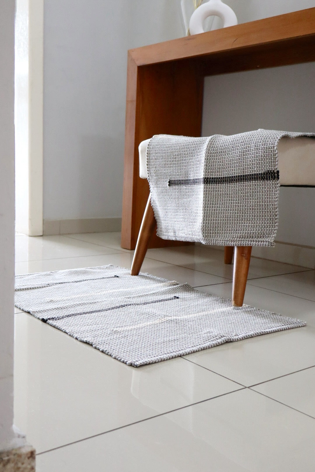 Tapete em Linha Capri Cinza 48x78cm