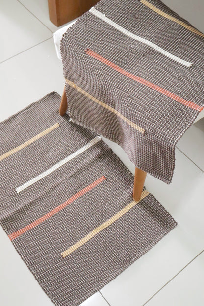 Tapete em Linha Capri Preto 48x78cm