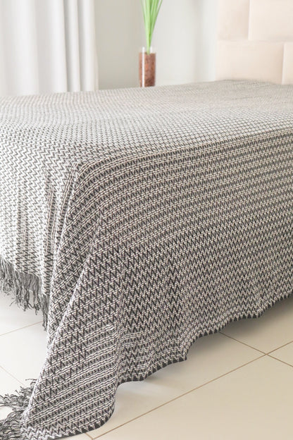 Colcha para Cama Casal em Renda Preta e Cru 2,30x2,90m