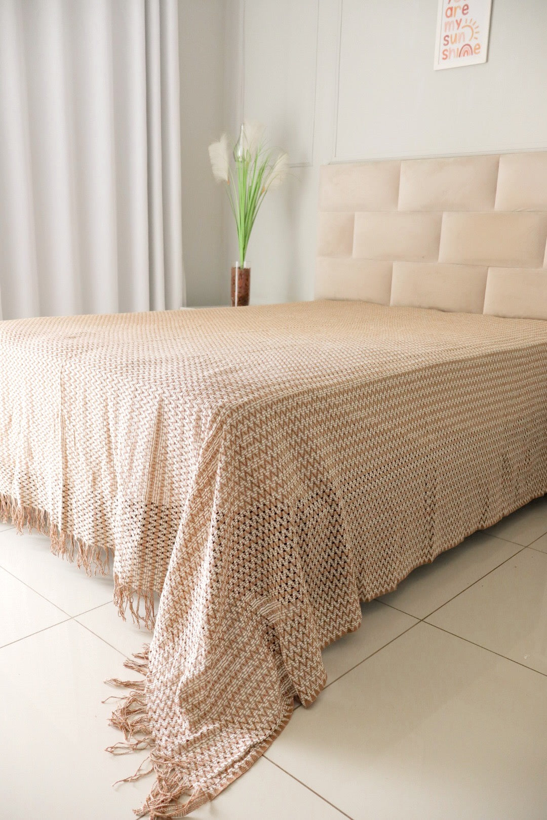 Colcha para Cama Casal em Renda Bege e Cru 2,30x2,90m