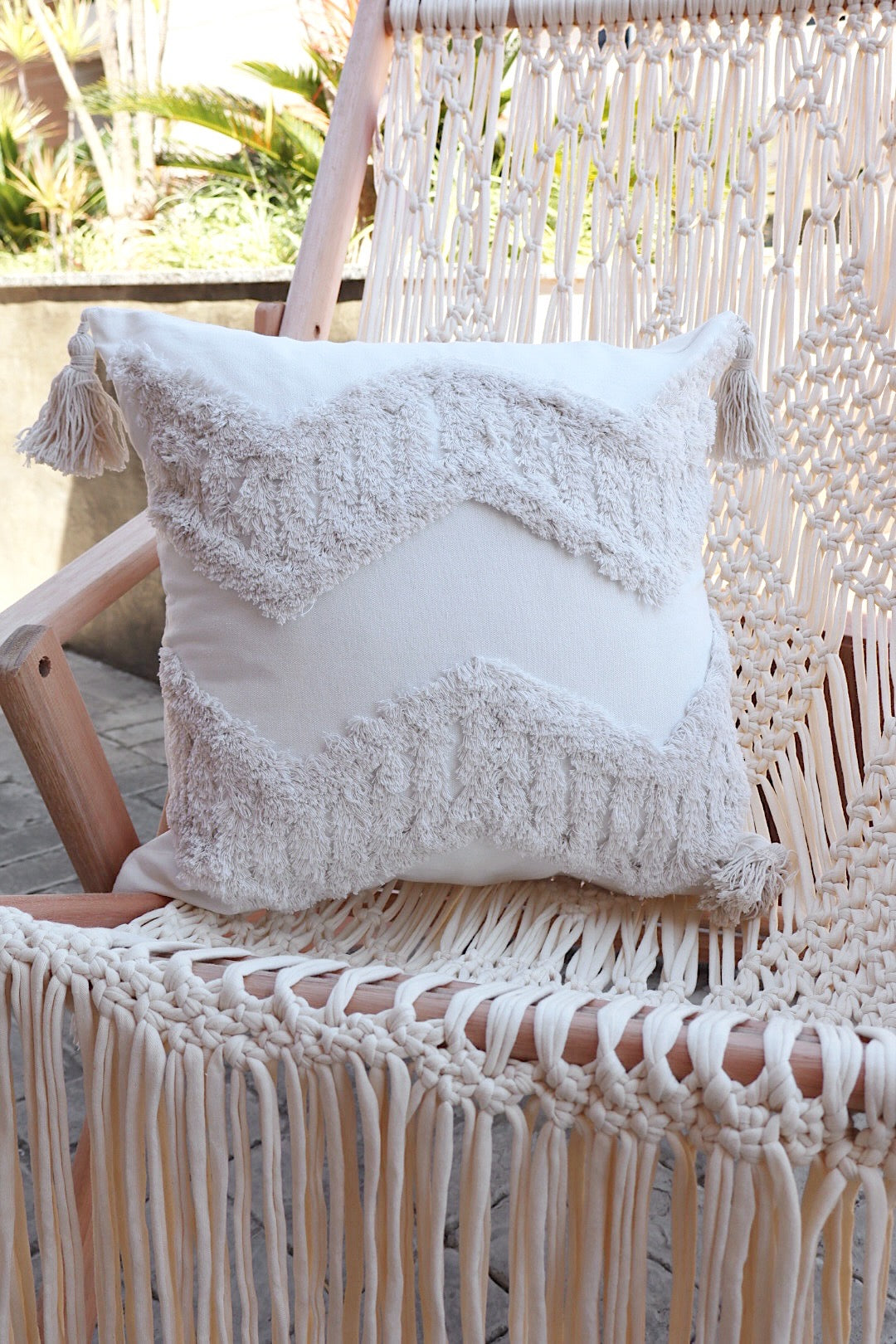 Capa de Almofada Bordada em Linho Tufada Boho 45x45 EST09