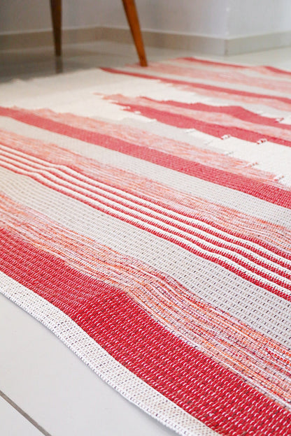 Tapete de Bico Linha Trabalhado Vermelho 1,50x1,50m