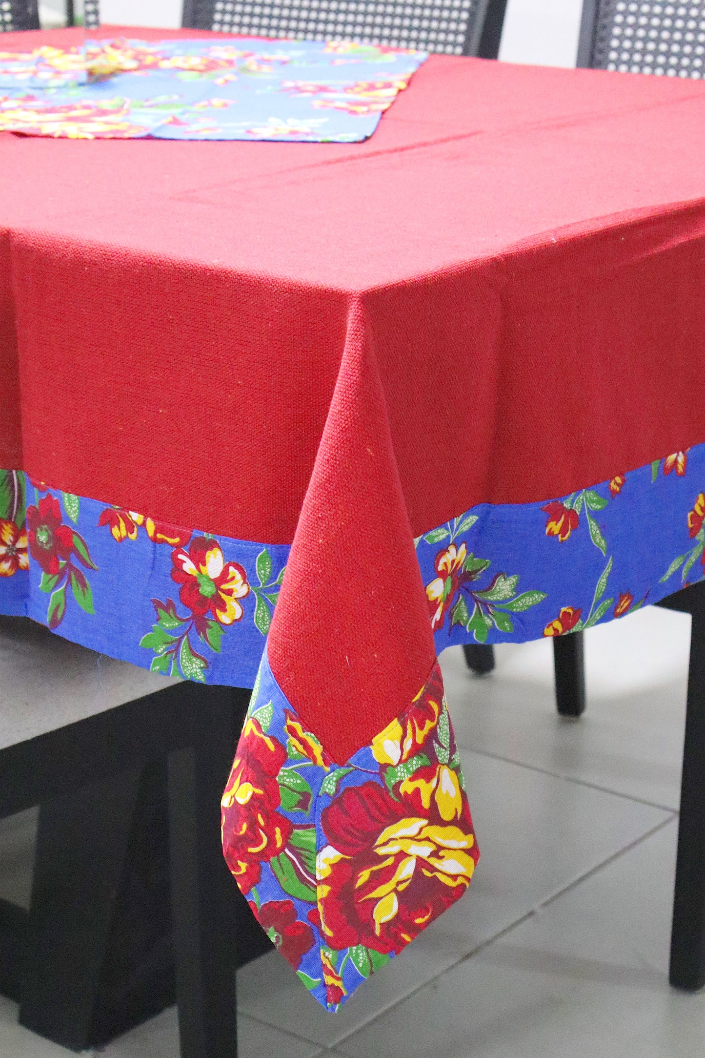 Toalha De Mesa Chita com Composê Vermelha 1,5mx4,0m
