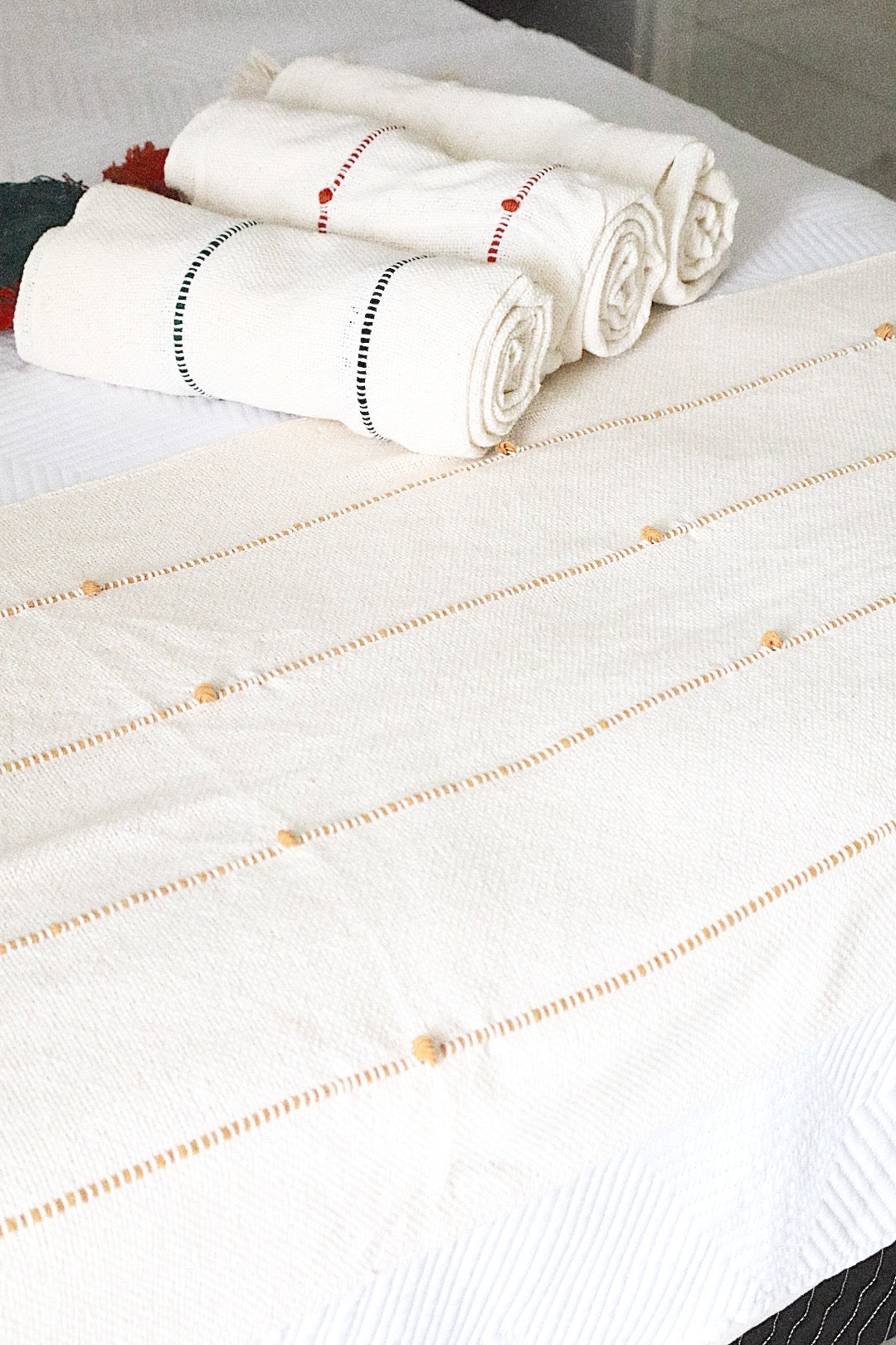 Peseira de Algodão com Pompom Mostarda Boho 0,50x2,30m