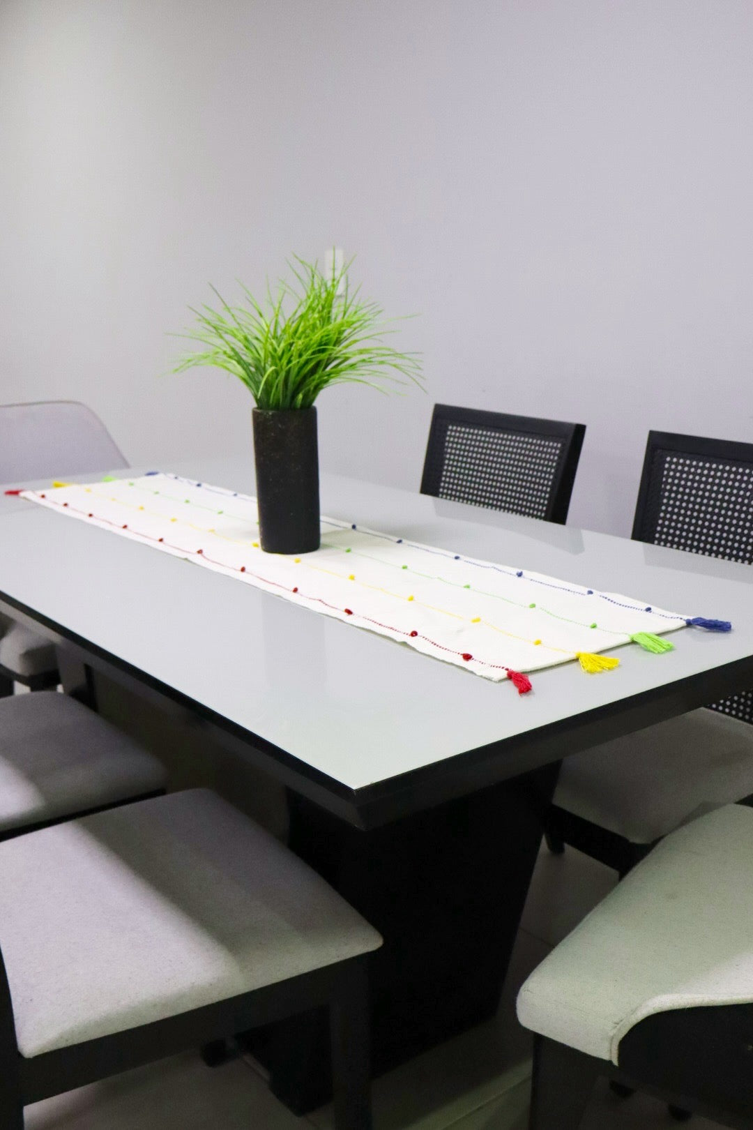 Caminho de Mesa Algodão com Pompom Colorido