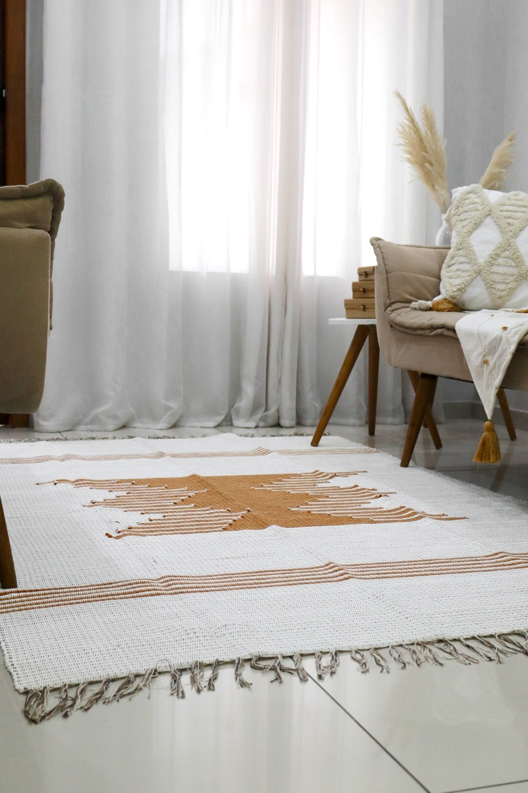 Tapete Cru com Bico Mostarda em Malha 1,50x2,00m