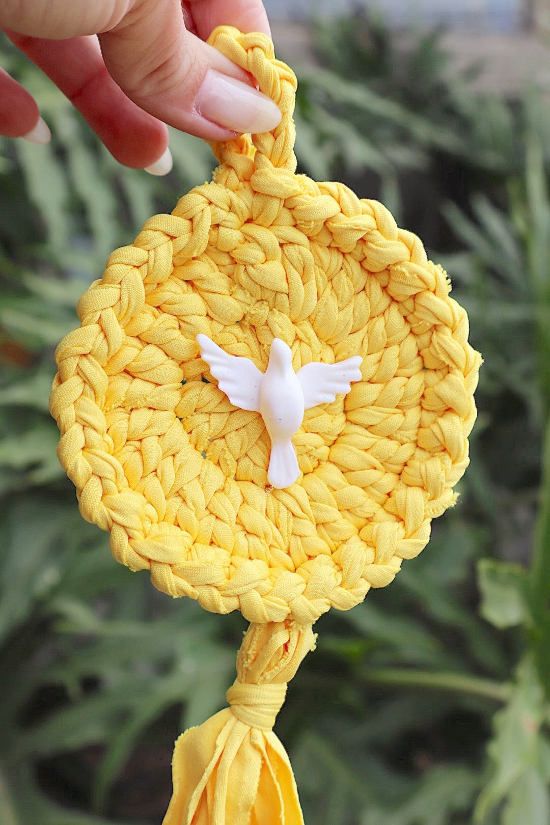 Mandala em Malha com Divino Espírito Santo Amarelo
