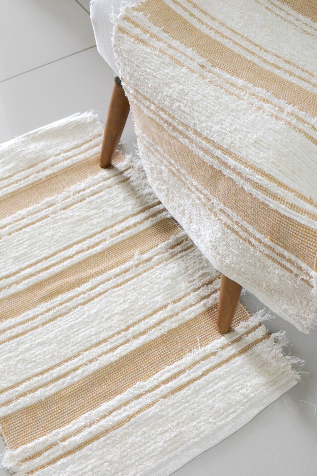 Tapete Algodão Felpudo Chic Listrado Mostarda 50x80cm