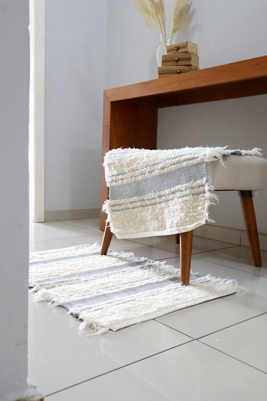 Tapete Algodão Felpudo Chic Listrado Cinza 50x80cm