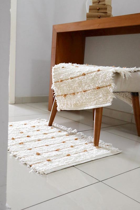 Tapete Algodão Felpudo Puxadinho Pompom Mostarda 50x80cm