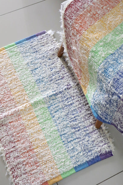 Tapete Algodão Felpudo Dupla Face Arco Íris 50x80cm