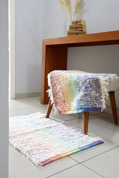 Tapete Algodão Felpudo Dupla Face Arco Íris 50x80cm