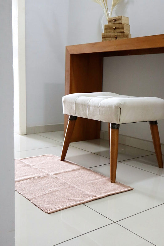 Tapete em Linha Café com Leite Liso 48x78cm