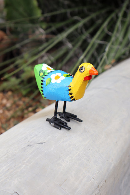 Trio Galinha Patchwork Artesanal Em Madeira e Pé Ferro P