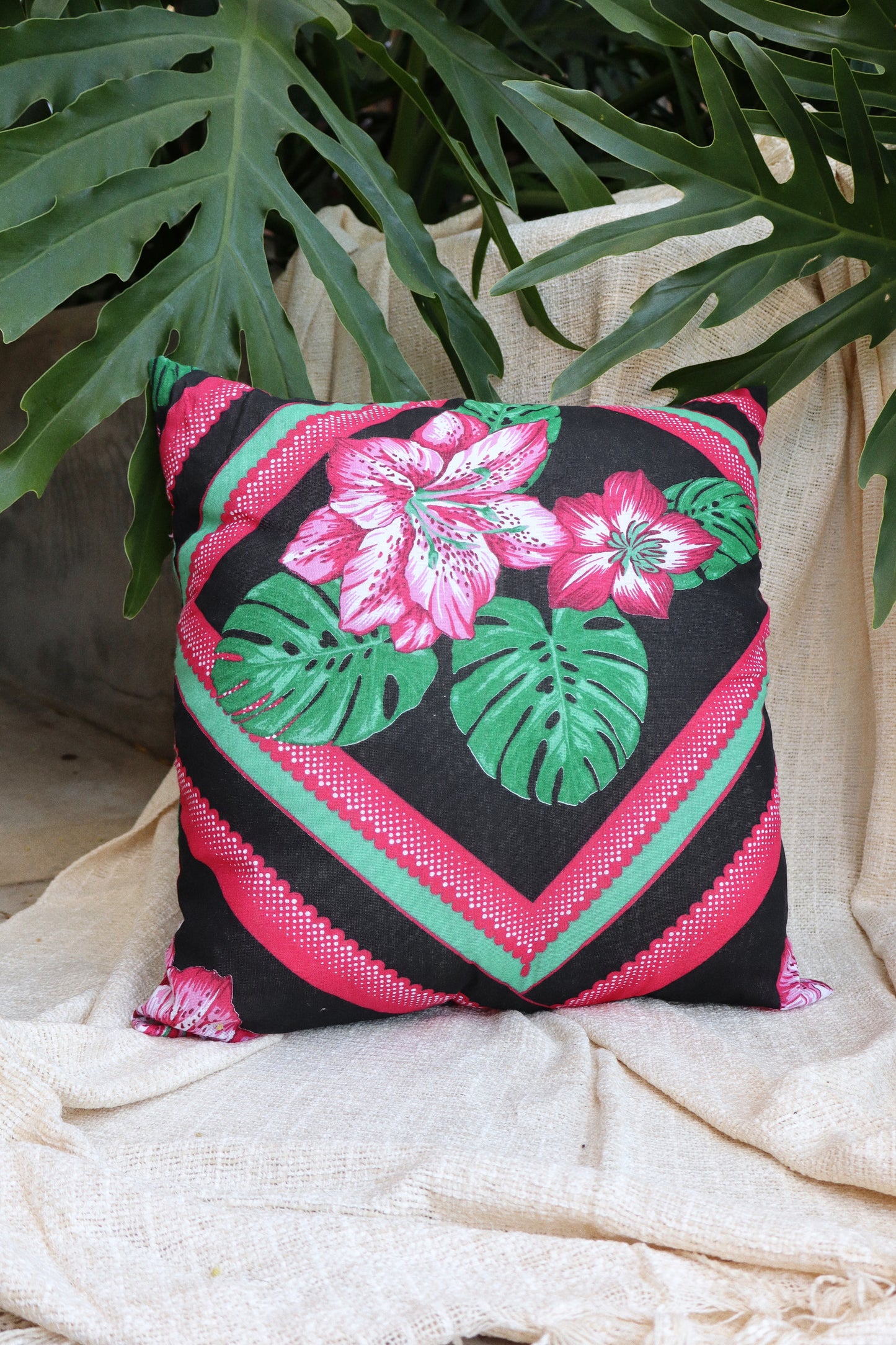 Capa de Almofada Chita Preta com Verde 45x45 ou 65x65
