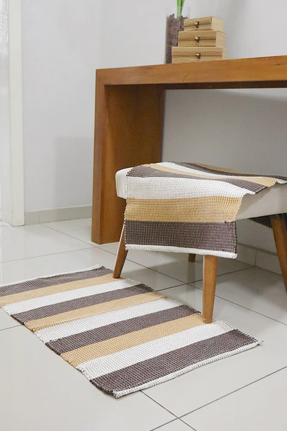 Tapete em Linha Listrado Mostarda e Marrom 48x78cm