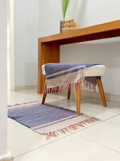 Par de Tapete de Malha Moldura Azul