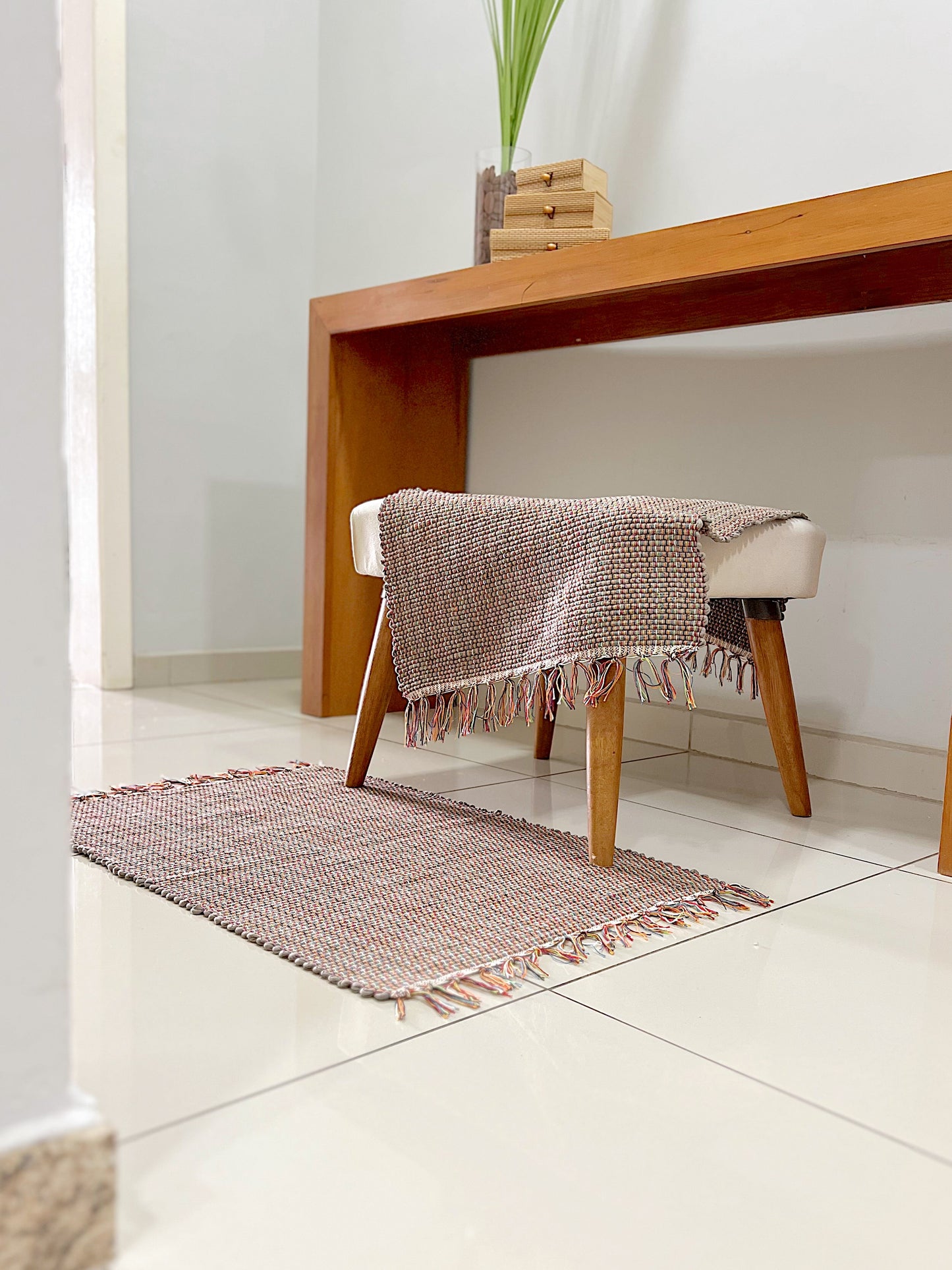 Par de Tapete de Malha Liso Bege