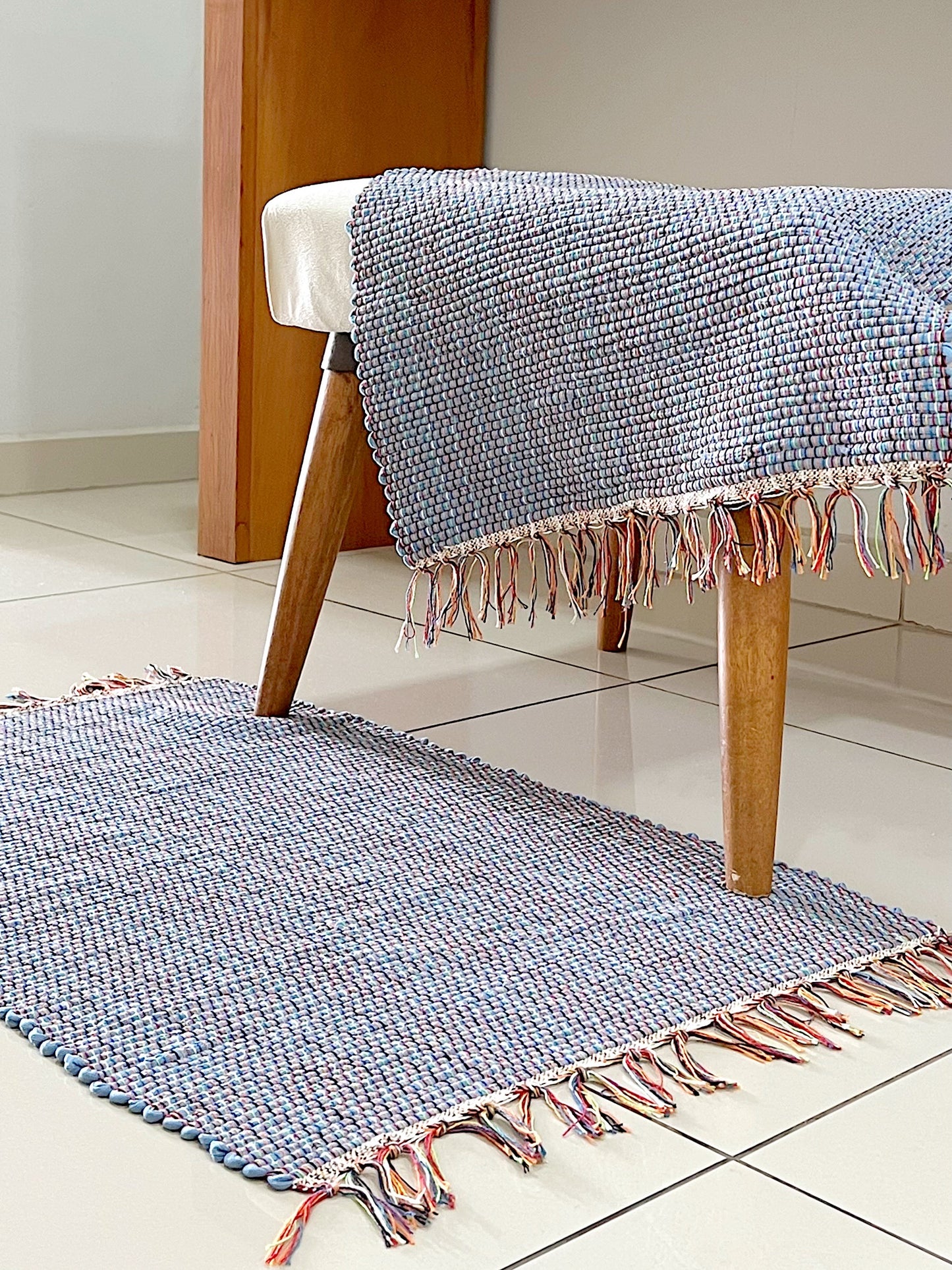 Par de Tapete de Malha Liso Azul Claro