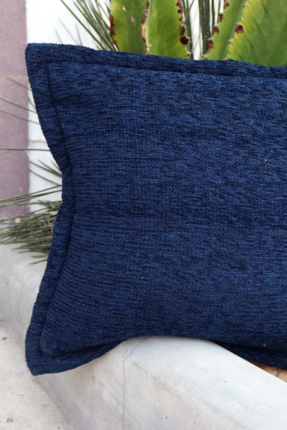 Capa de Almofada em Chenille com Aba Lateral Azul Escuro 45x45