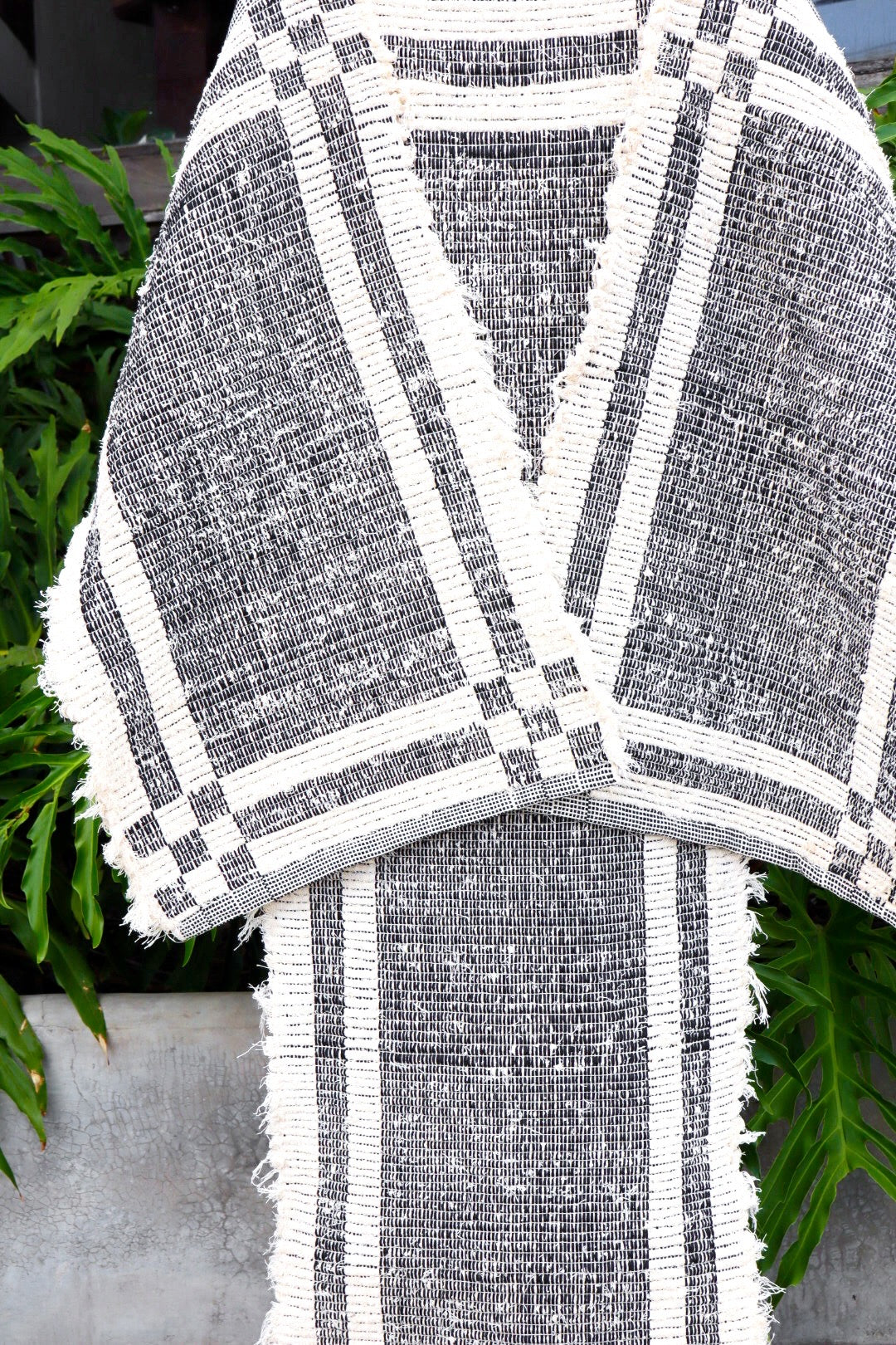 Jogo de Passadeira Felpudo Dupla Face Preto Sem Franja