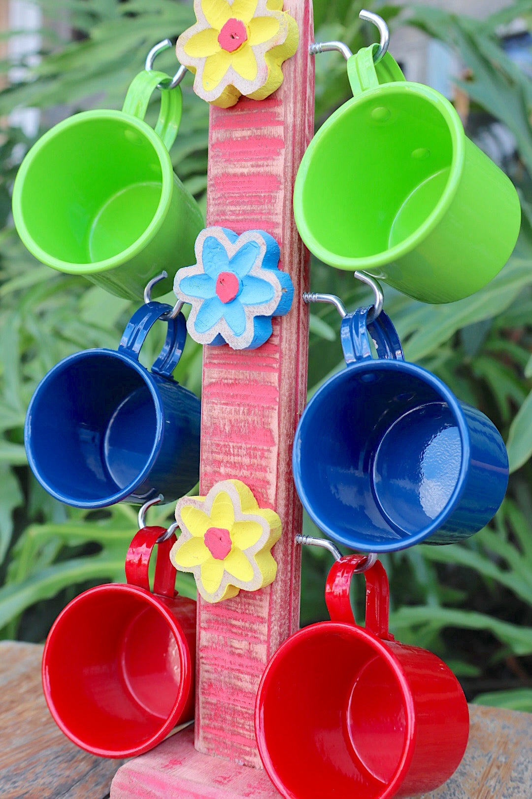 Suporte de Caneca Vermelho Madeira + 6 Canecas Coloridas