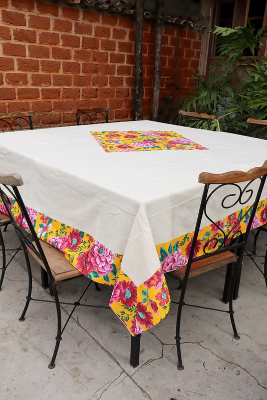 Toalha de Mesa Quadrada Com Barra em Chita Amarela Mesa 8 Lugares 2,40x2,40m