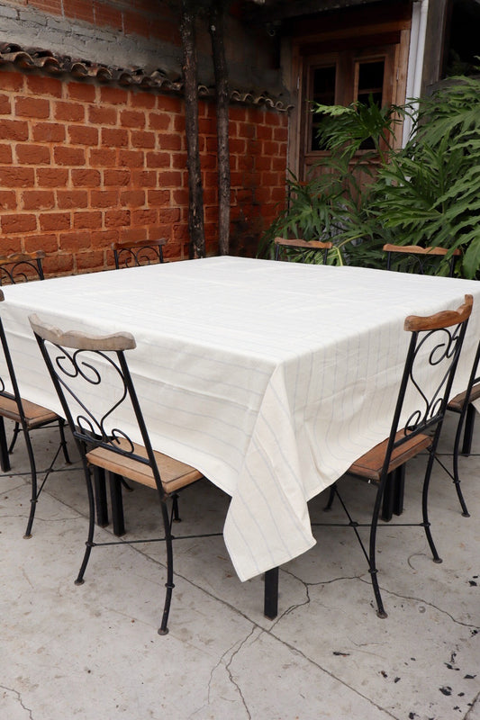 Toalha de Mesa Quadrada Mesa 8 Lugares 2,40x2,40m Listra Fina Cinza