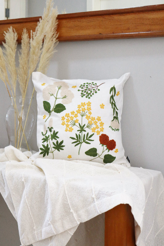 Capa de Almofada Bordada em Linho 45x45 OUT Flores Amarelas