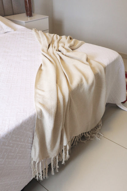 Manta para Sofá / Peseira Escama Boho Cru 1,20mx1,80m