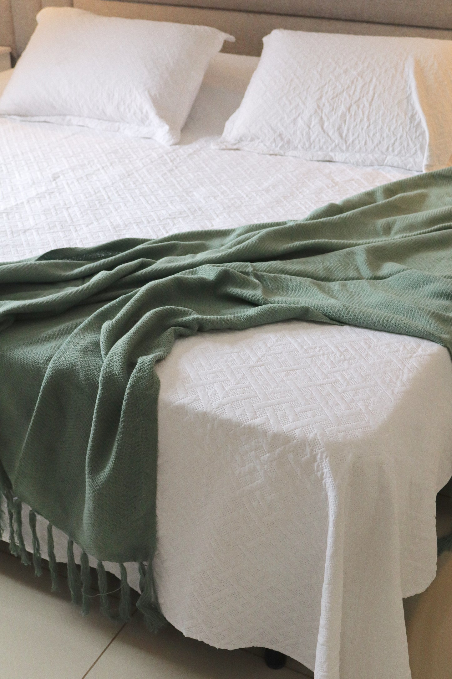 Manta para Sofá / Peseira Escama Boho Verde Menta 1,20mx1,80m