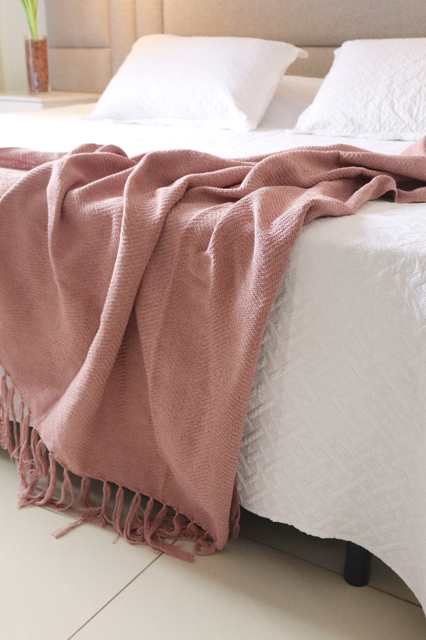 Manta para Sofá / Peseira Escama Boho Rosê 1,20mx1,80m