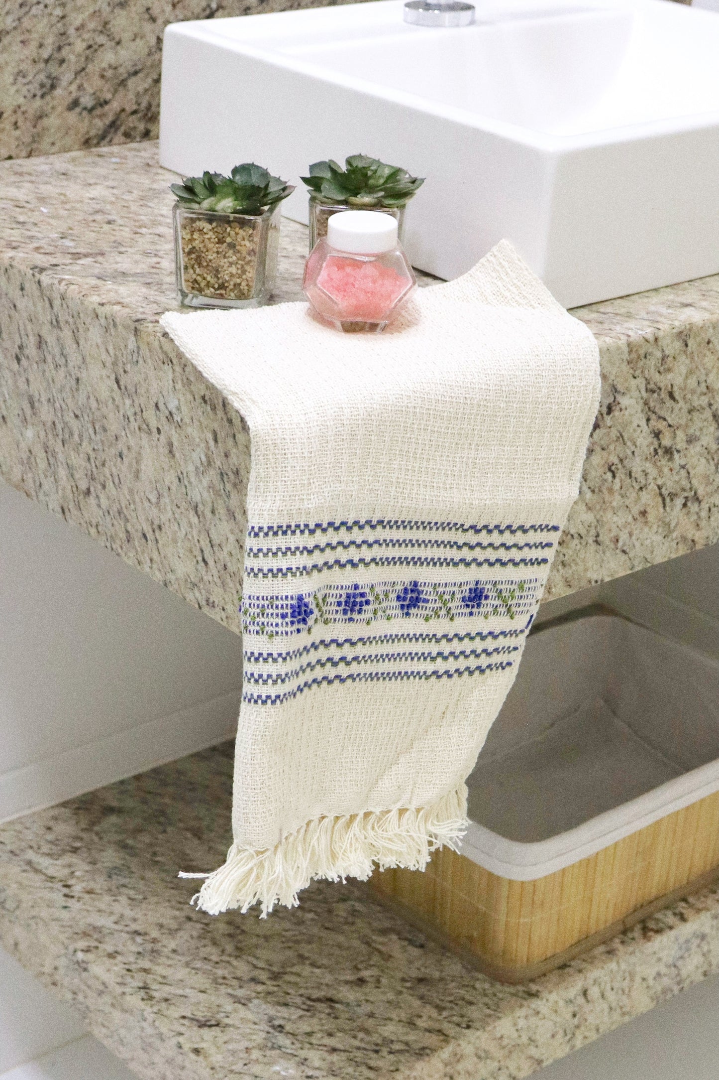 Toalhinha Lavabo Puxadinha Cru e Azul