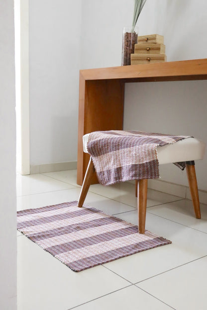 Par de Tapete de Malha Sem Franja Listrado Marrom