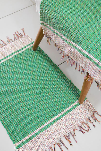 Par de Tapete de Malha Moldura Verde