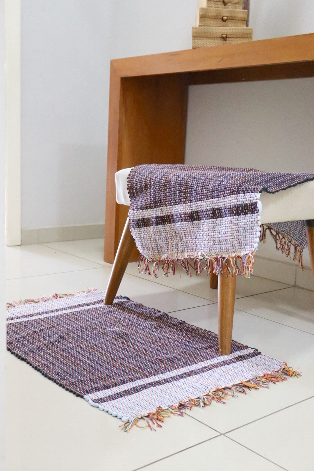 Par de Tapete de Malha Moldura Preto