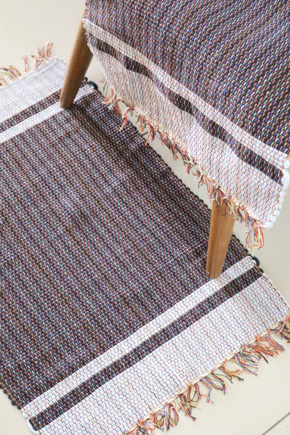 Par de Tapete de Malha Moldura Preto