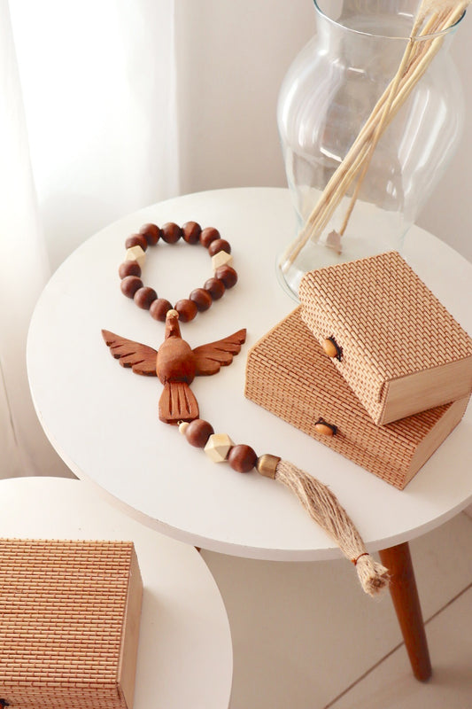 Enfeite de Porta / Mini Colar / Terço de Mesa Especial Decorativo Divino Marrom