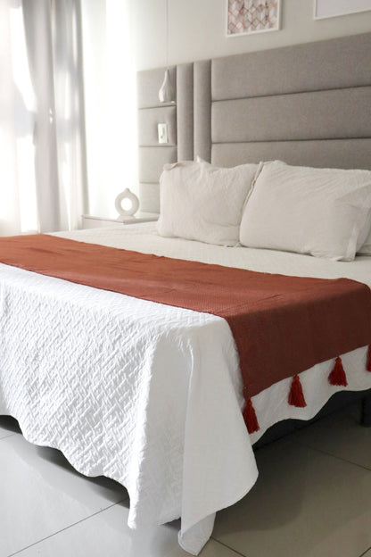 Peseira de Algodão Terracota com Pompom 0,65x2,30m