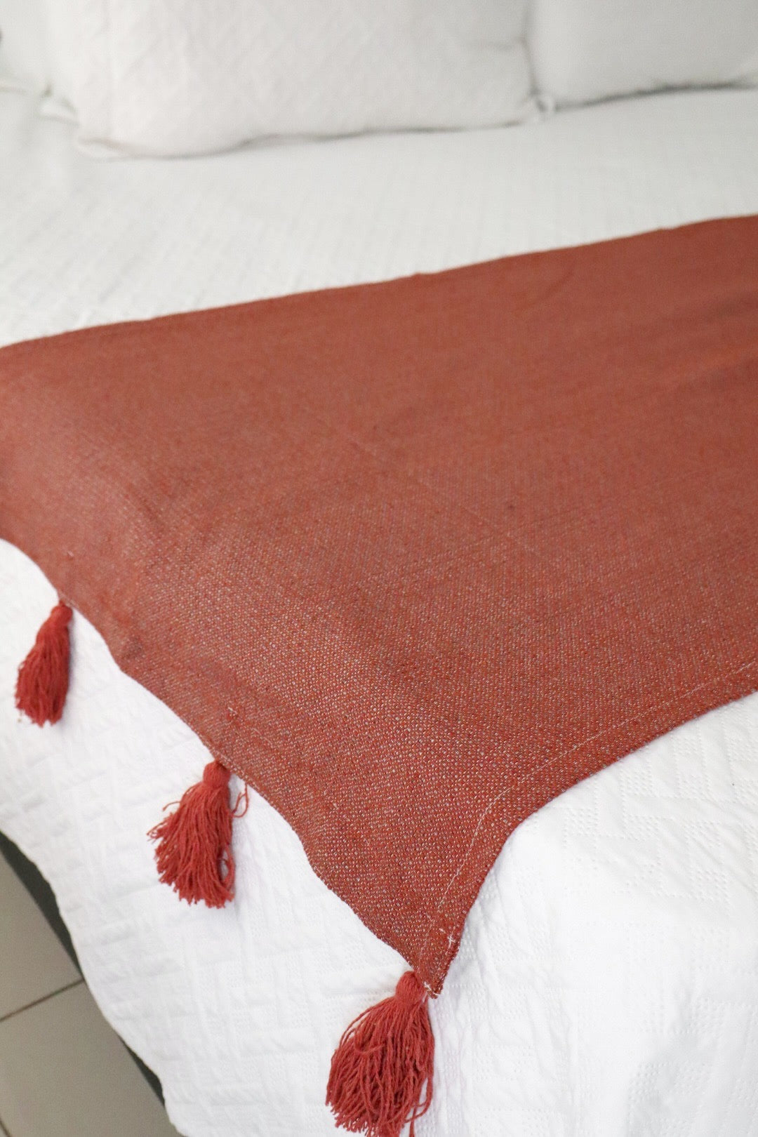 Peseira de Algodão Terracota com Pompom 0,65x2,30m