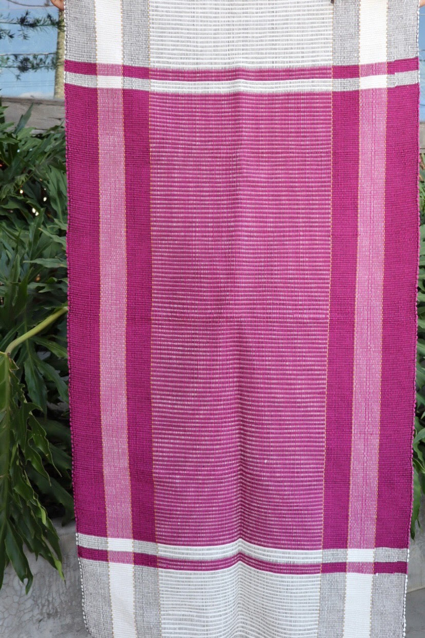 Tapete Médio em Malha Moldura Rosa Pink