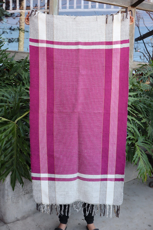 Tapete Médio em Malha Moldura Rosa Pink