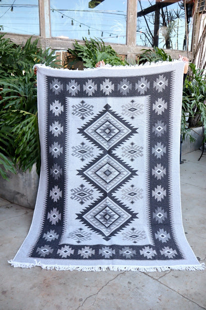 Tapete Kilim Antep 2,00x2,40m Cinza DES 002